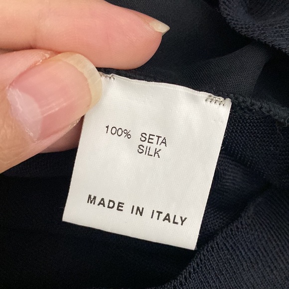 Black v neck top velvet and silk. black - Picture 4 of 8